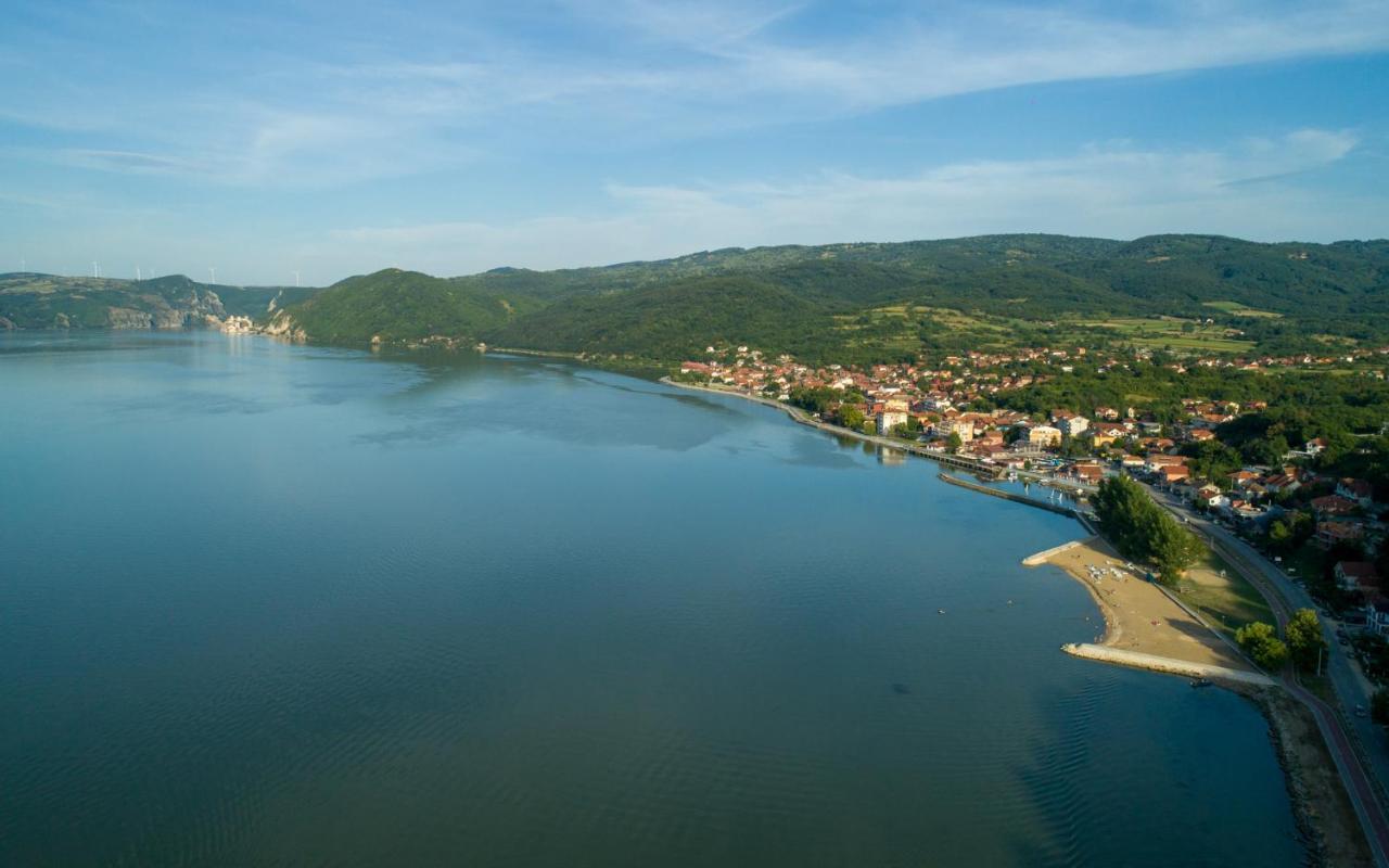 Apartmani Nina Golubac Exterior foto